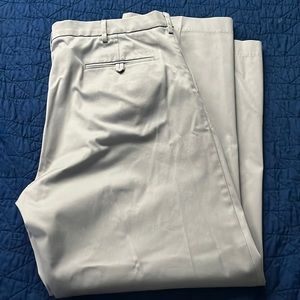 Men’s Dockers Iron Free Khakis. Barely worn.